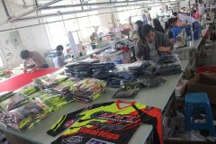 Proceso de impresión de hacer ropa deportiva